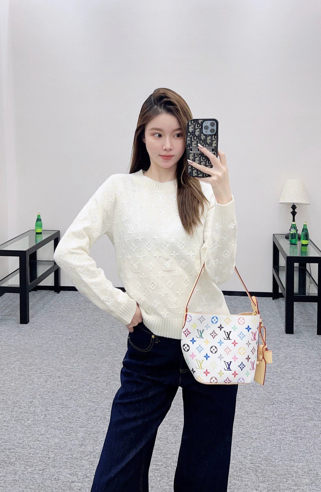 L 25 Embroidered jacquard sweater