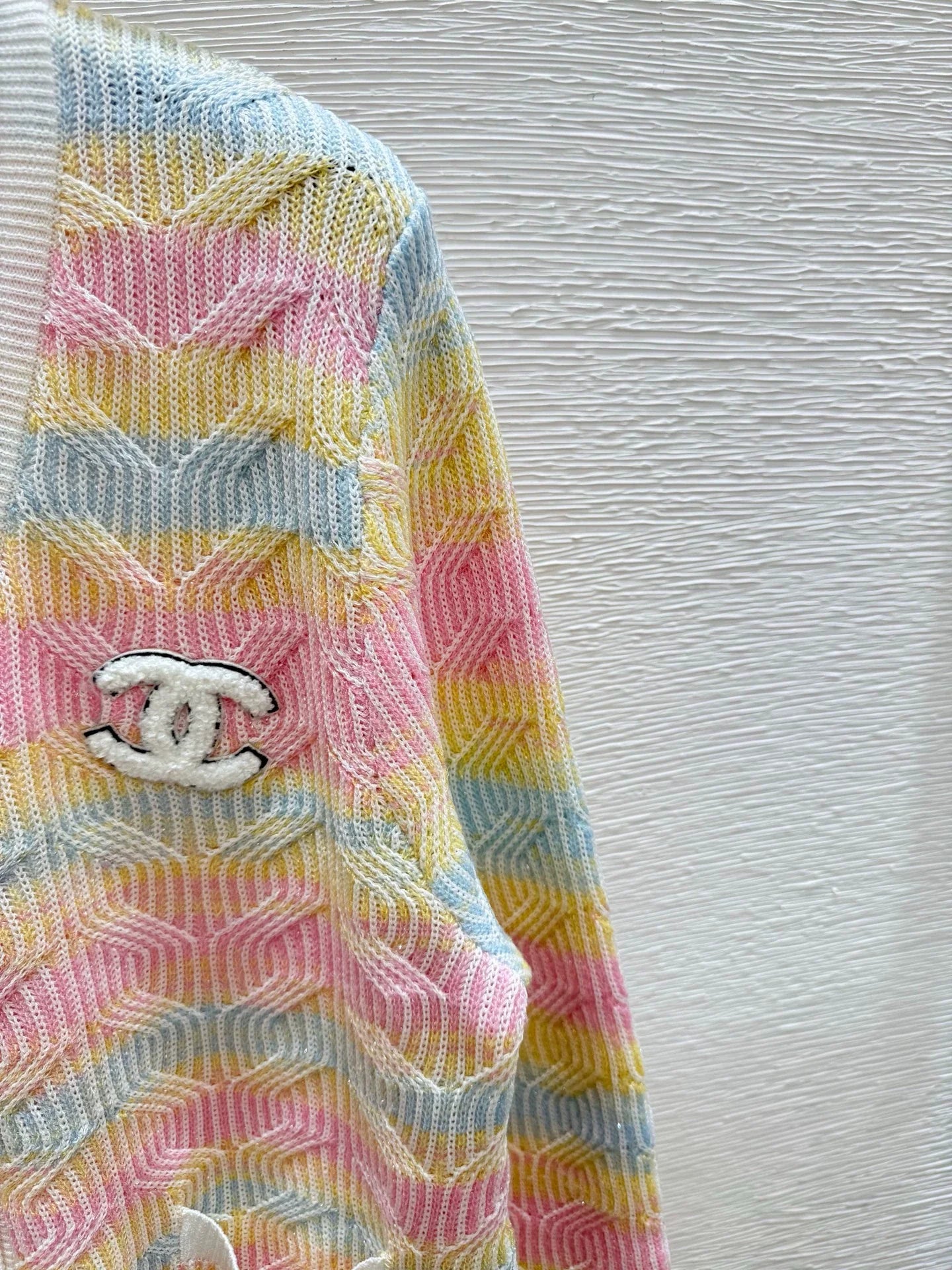 25fw Rainbow striped knitted cardigan