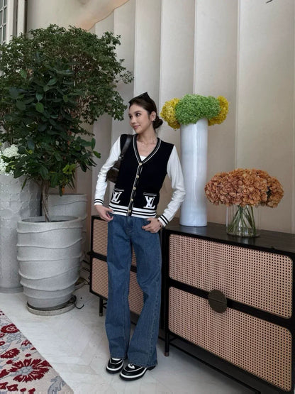 25 Color blocking V-neck knitted cardigan