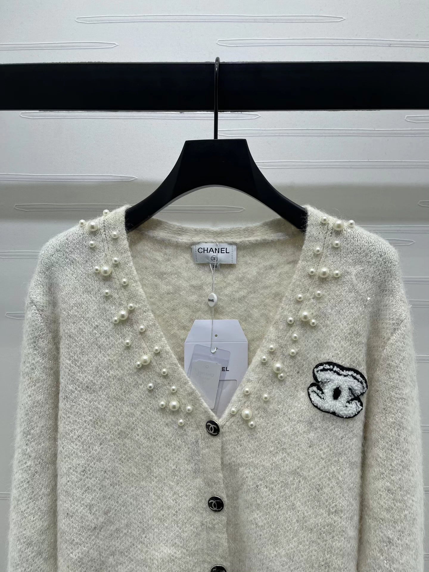 25fw V-neck pearl knitted cardigan