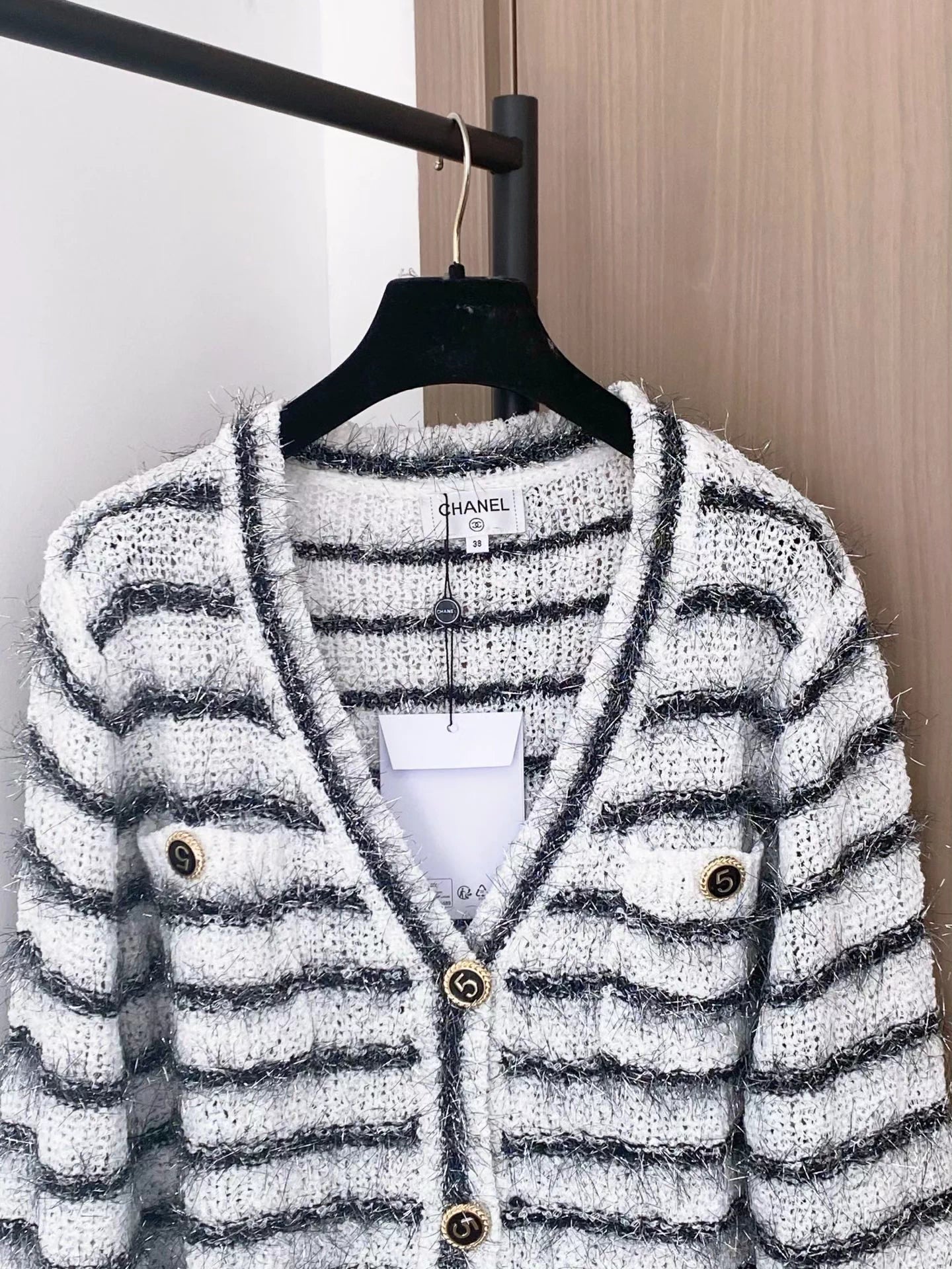 25fw Two tone V-neck cardigan