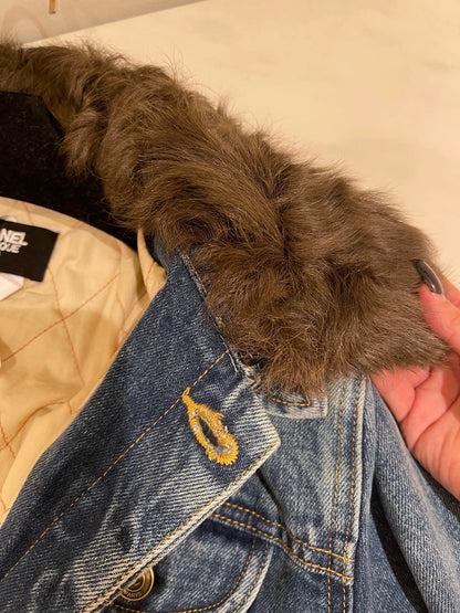 Wool collar and cotton denim jacket