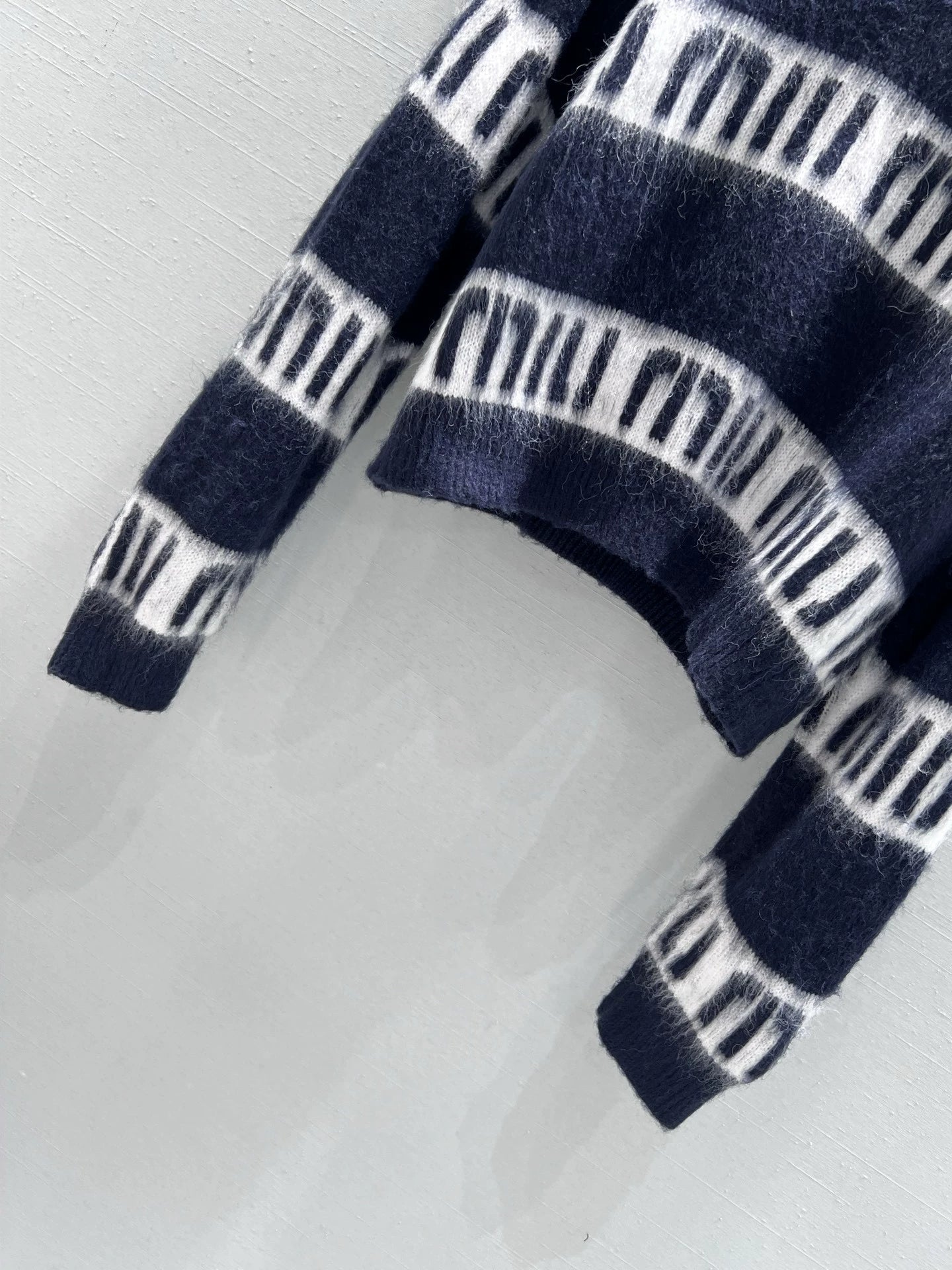 25FW mohair letter sweater