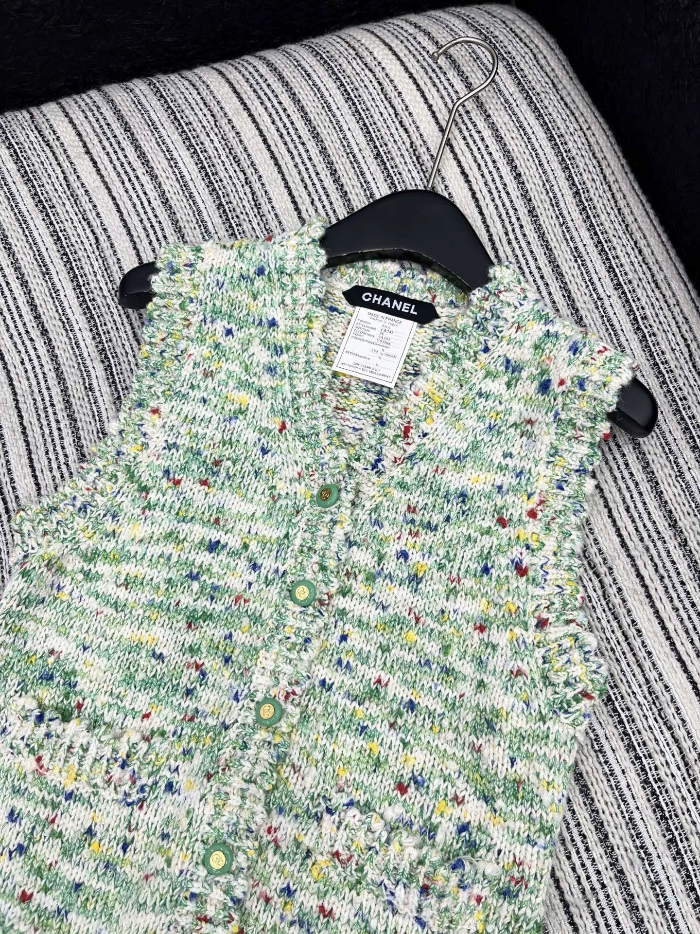 25fw Colorful knitted vest