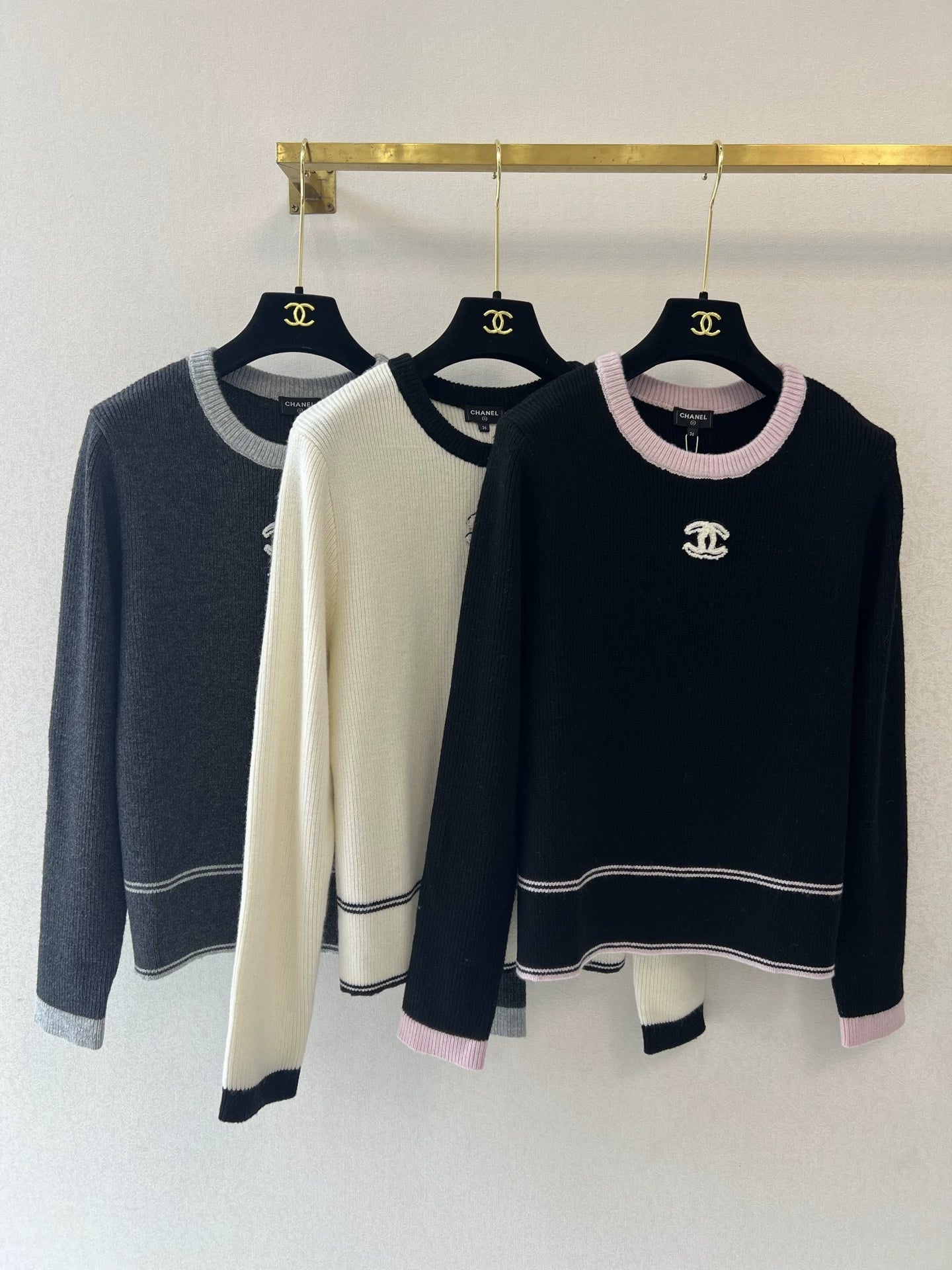 25fw  Round neck long sleeved shirt