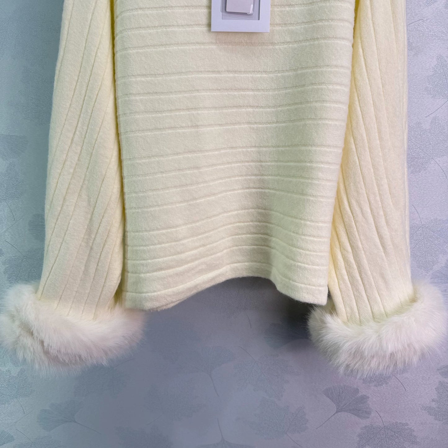 Striped logo round neck hairy long sleeved shirt