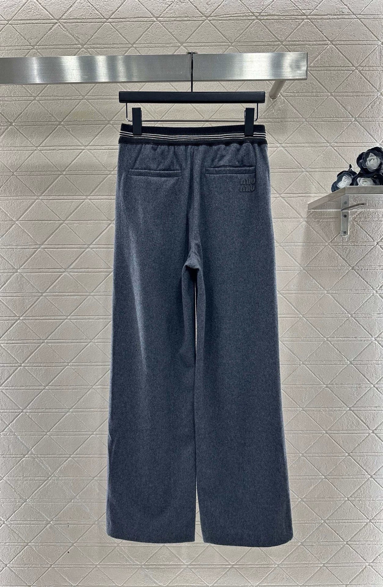 Wool color blocked letter set