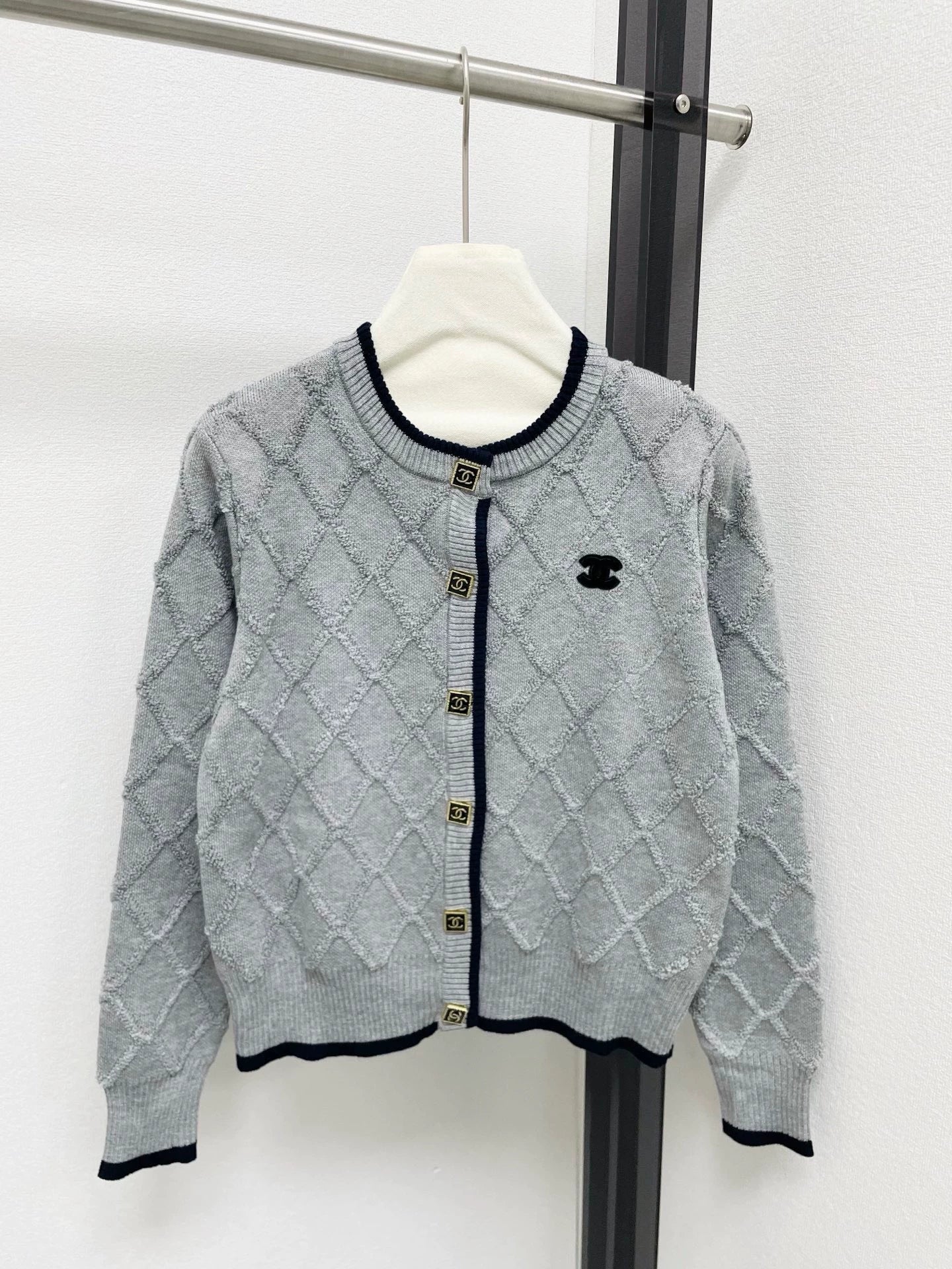 Lingge Knitted Cardigan