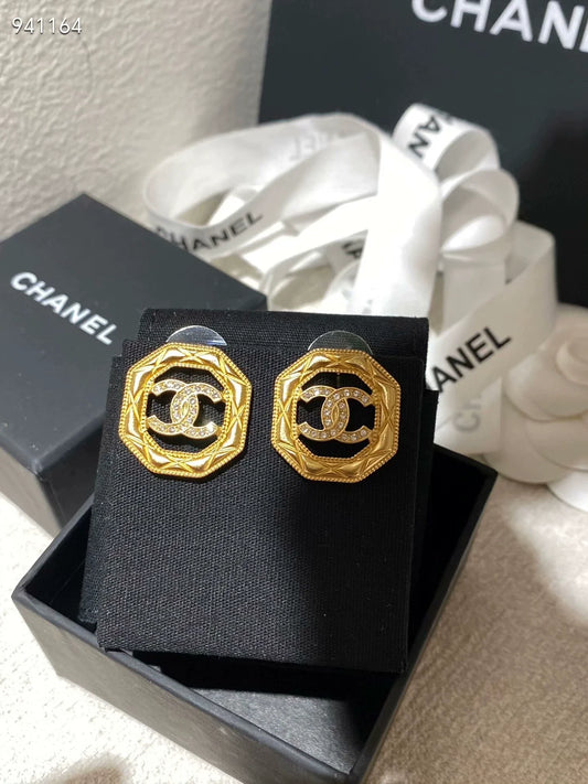 Wind square octagonal hollow gold