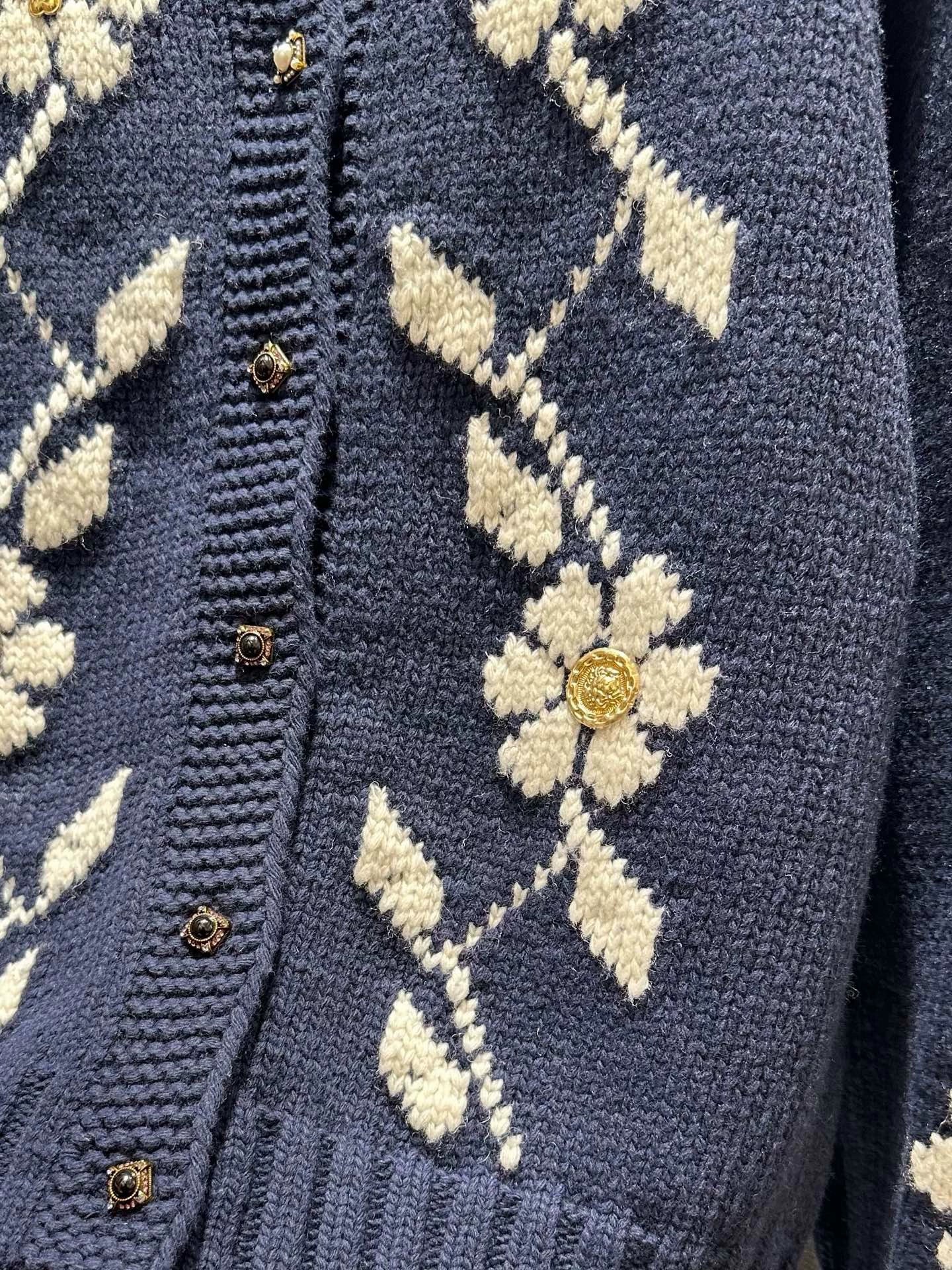 25fw Vintage flower knitted cardigan (vintage series)