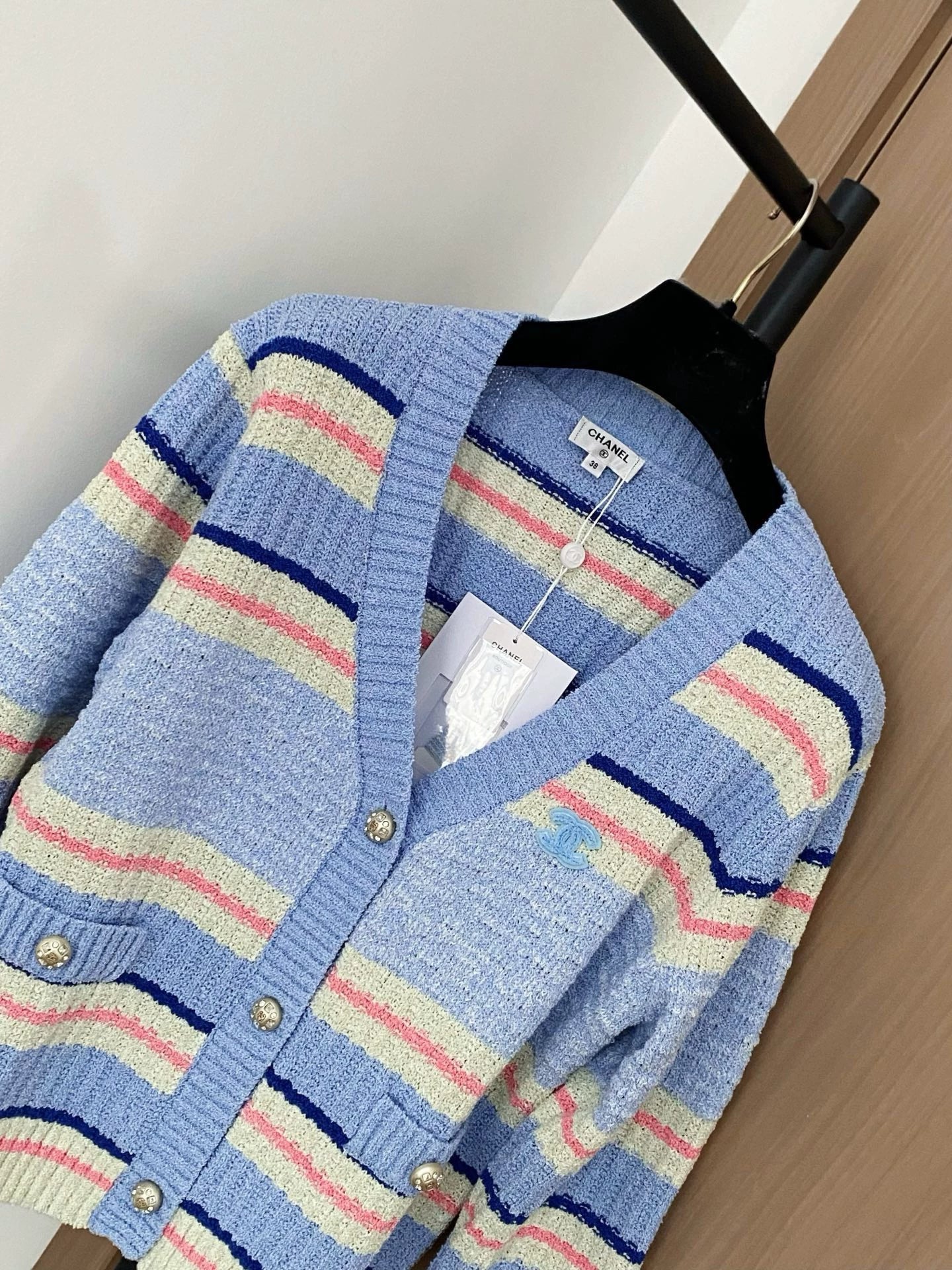 25fw V-neck cardigan