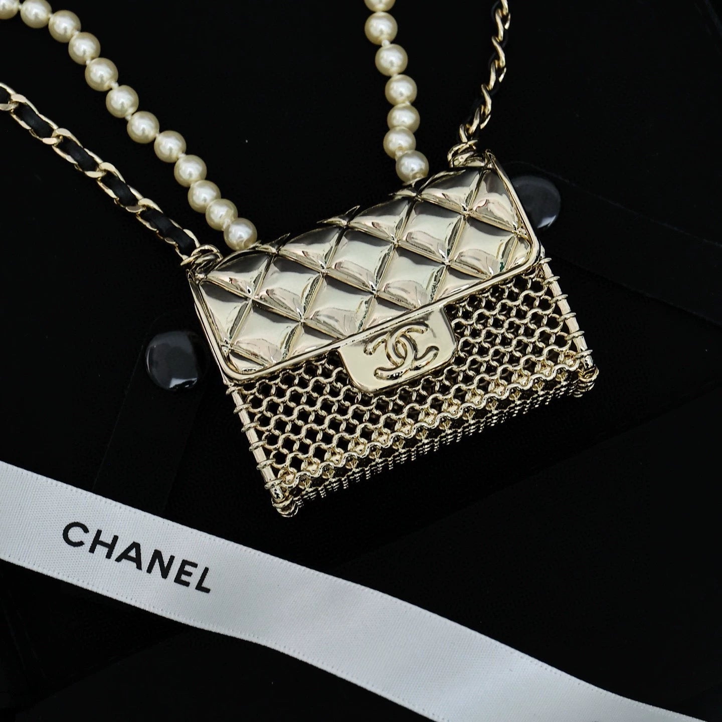 Double layer pearl crossbody metal bag