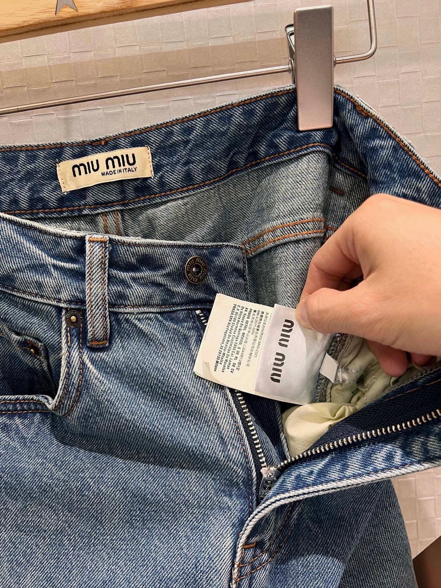 Fake pocket jeans