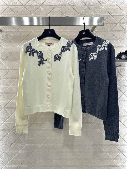 25fw Round neck embroidered cardigan