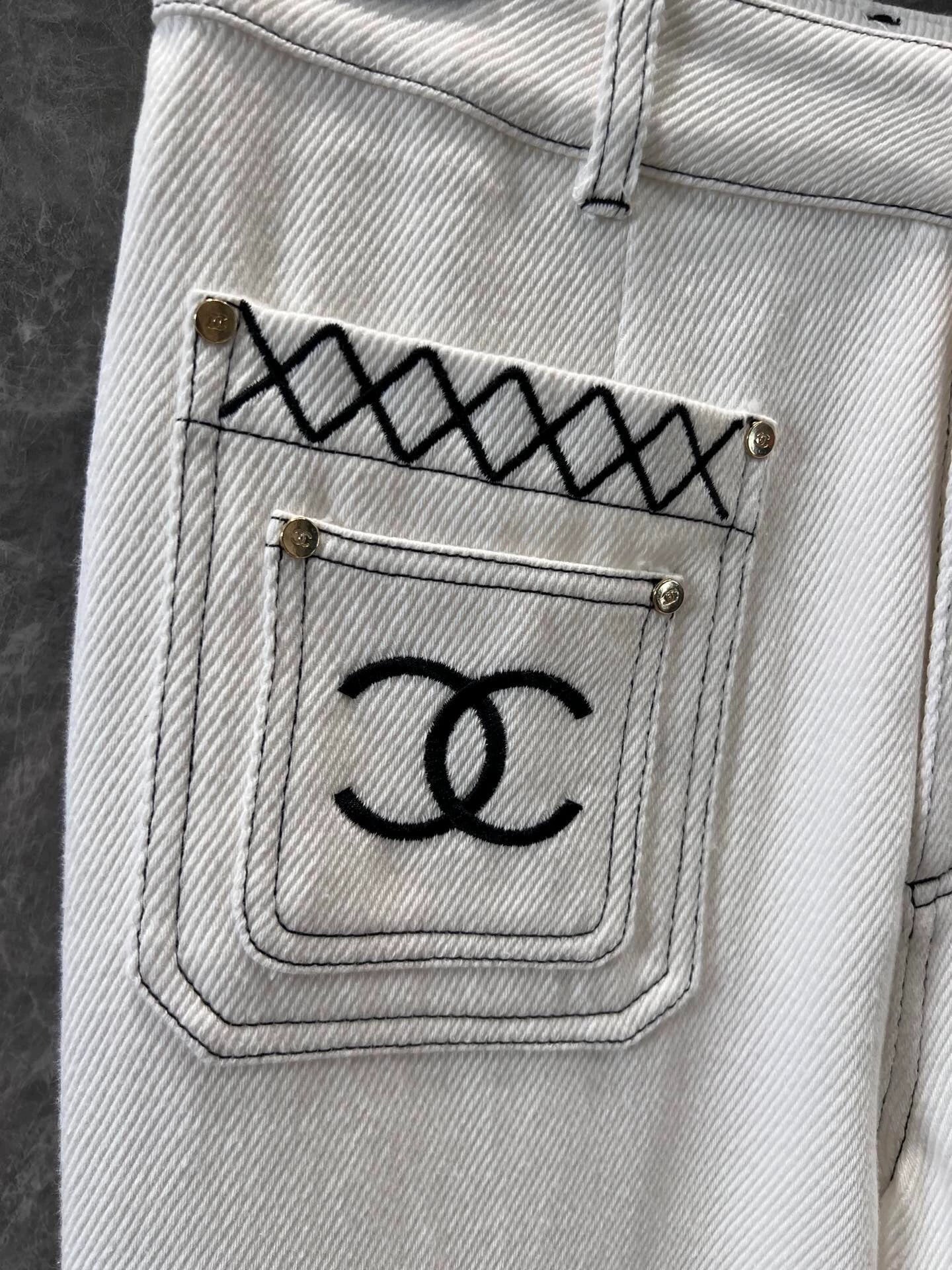 25 Summer new embroidery white straight loose jeans