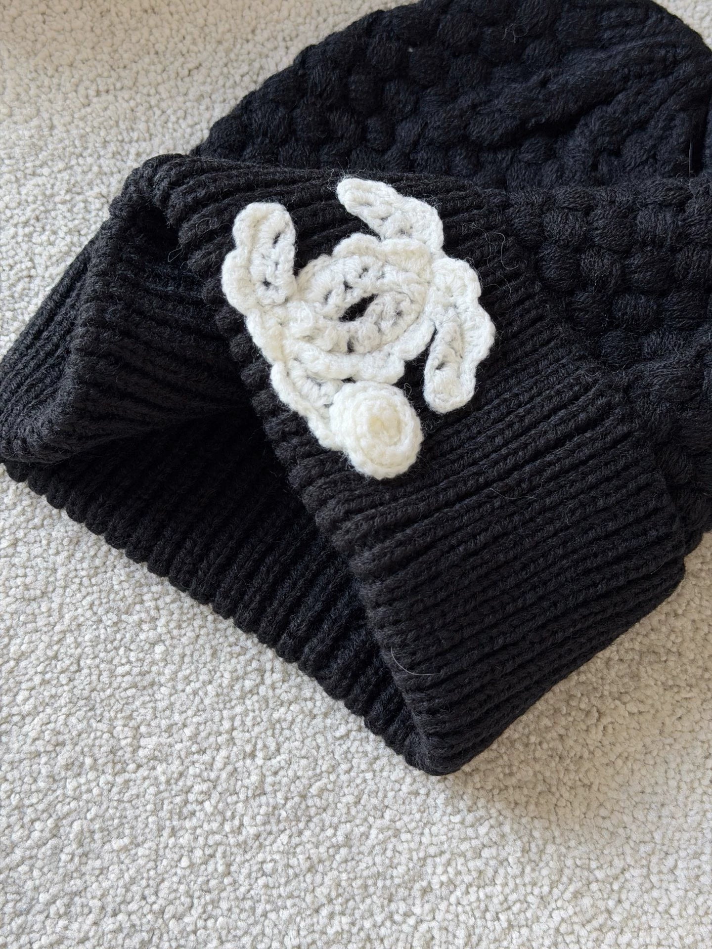 Hook flower double C hat
