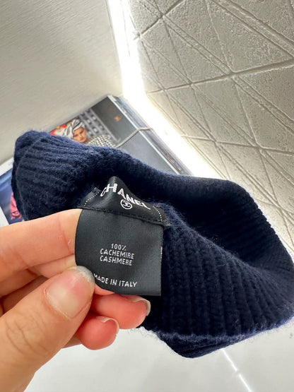 Double C logo cashmere knitted hat