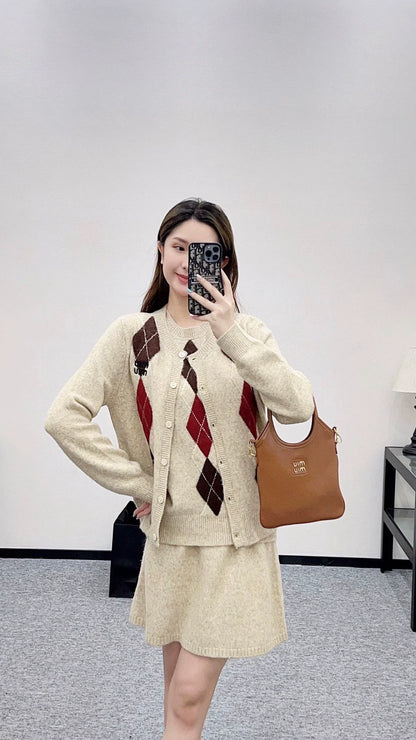 25fw Knitted cardigan vest short skirt three piece set