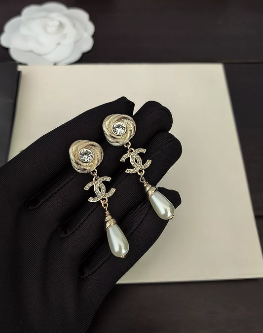 Double C pearl earrings