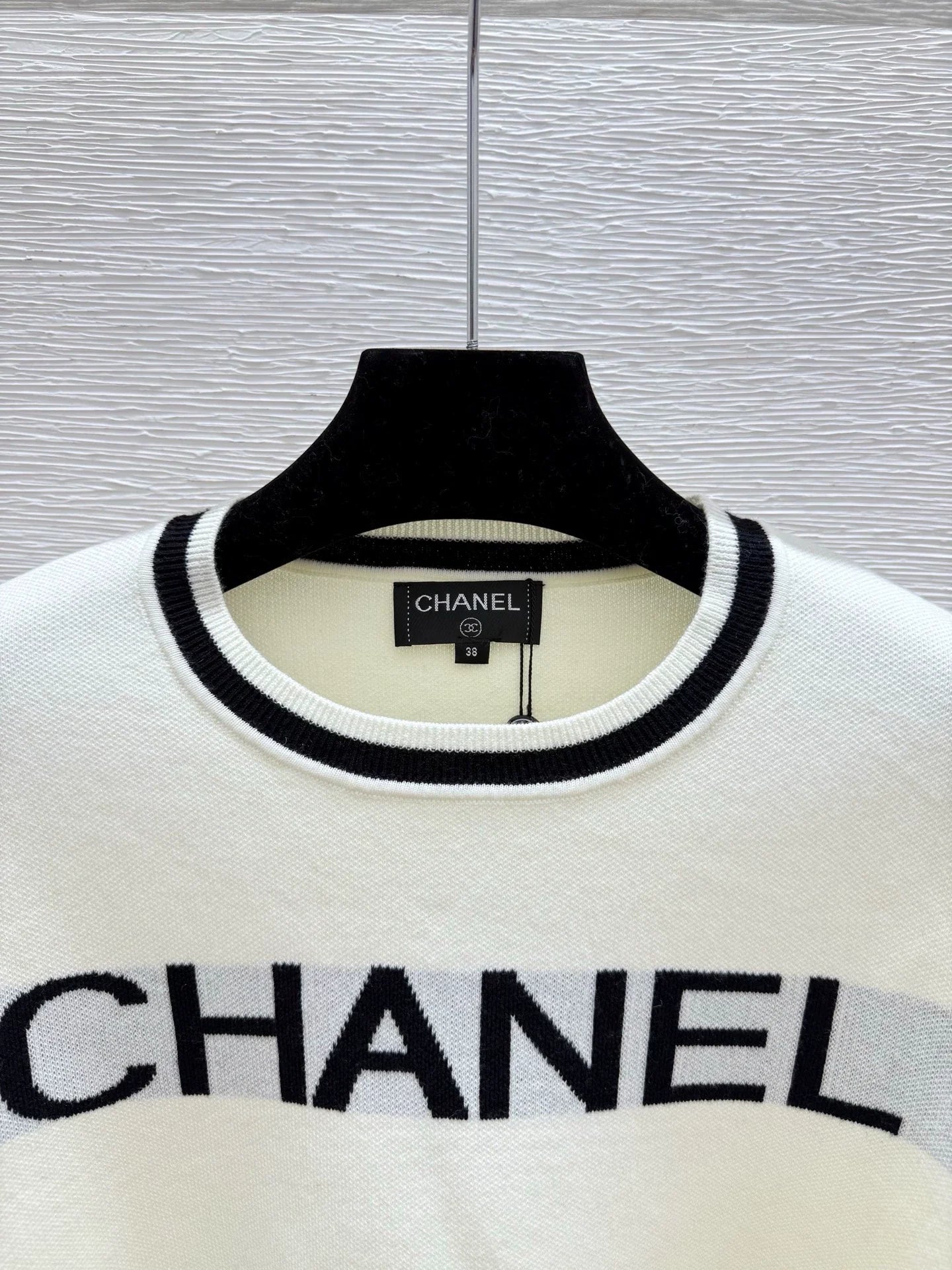 25fw Black and white color blocked knitted sweater