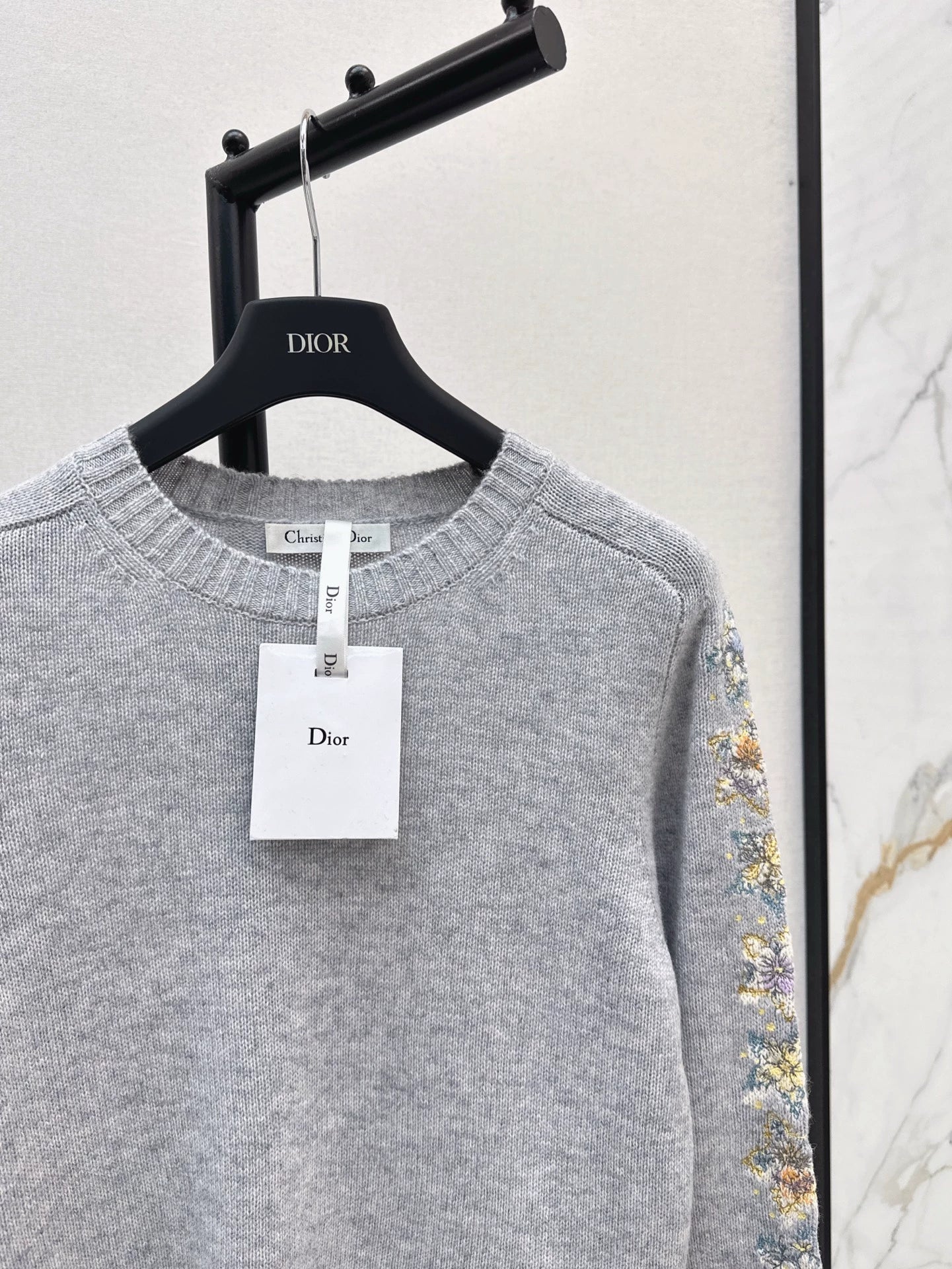 25 Sleeves, flowers, plants, embroidery, cashmere sweater