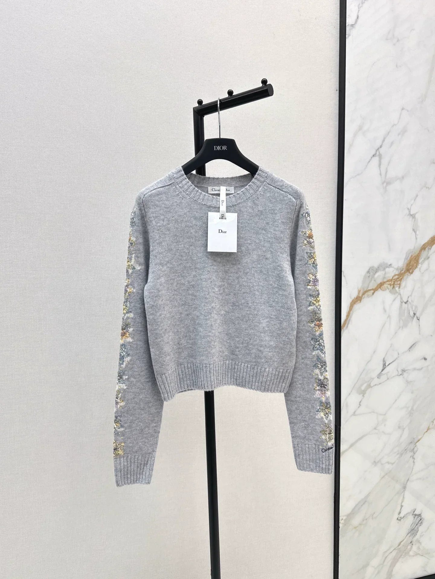 25 Sleeves, flowers, plants, embroidery, cashmere sweater