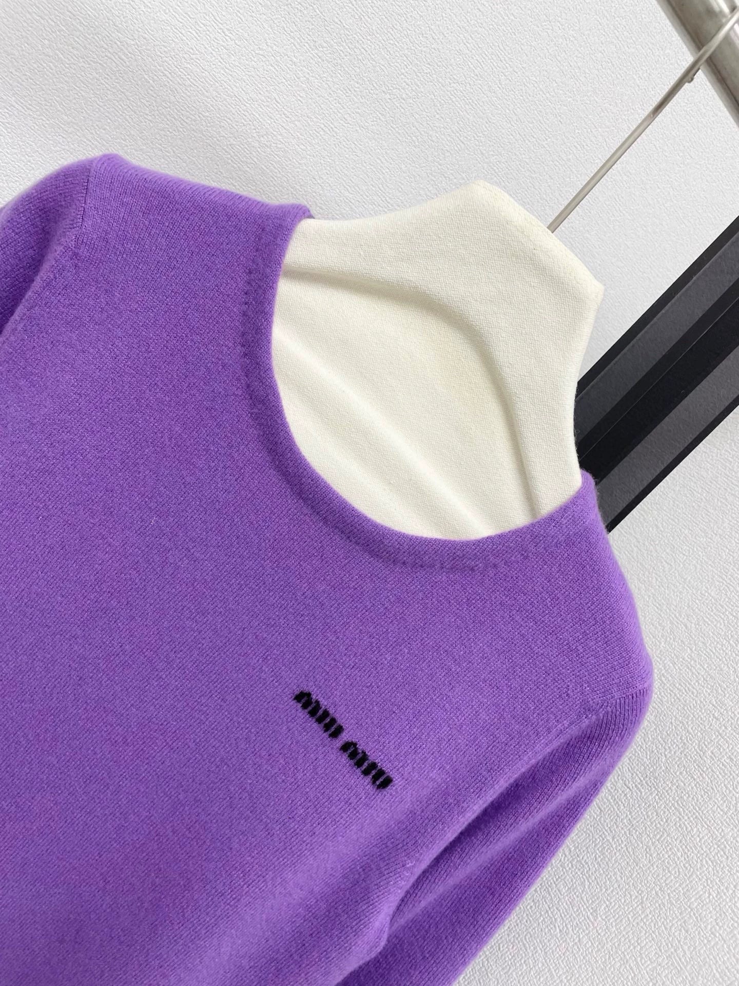 25fw Letter contrasting jacquard sweater