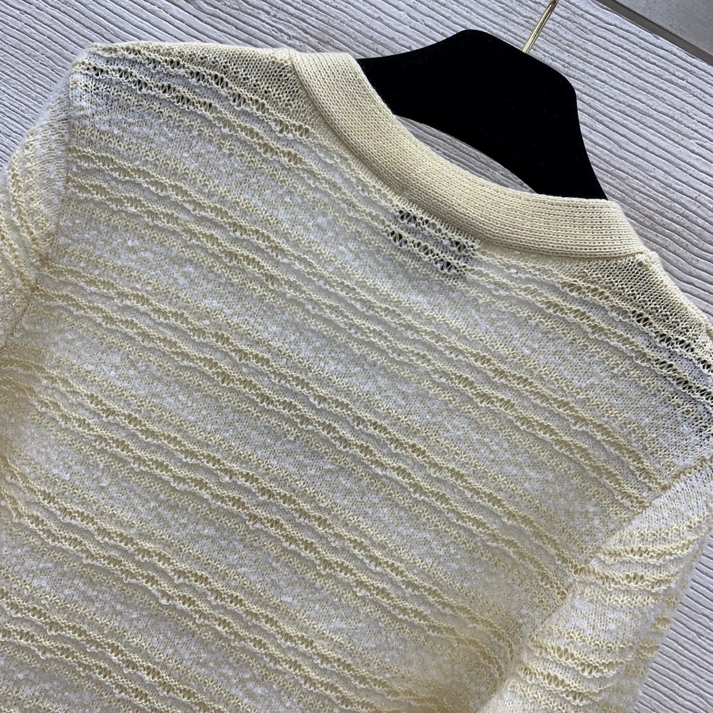 V-neck long sleeved knitted striped cardigan