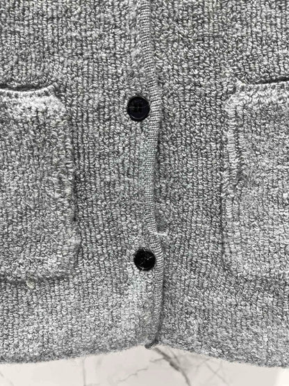 25fw Triangle logo knitted sleeveless vest