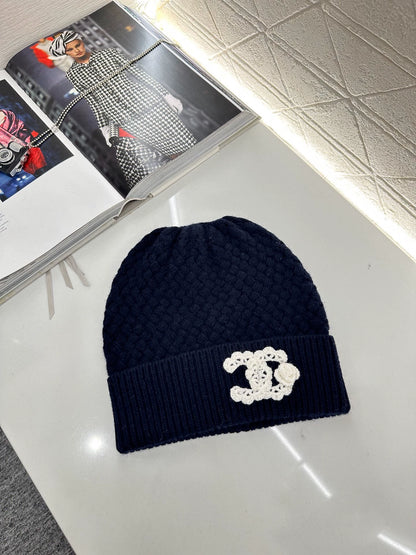 Double C logo cashmere knitted hat