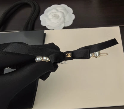 Bow tie CC hair clip