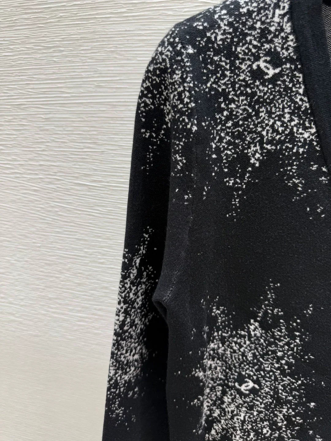 25fw Jacquard V-neck cardigan