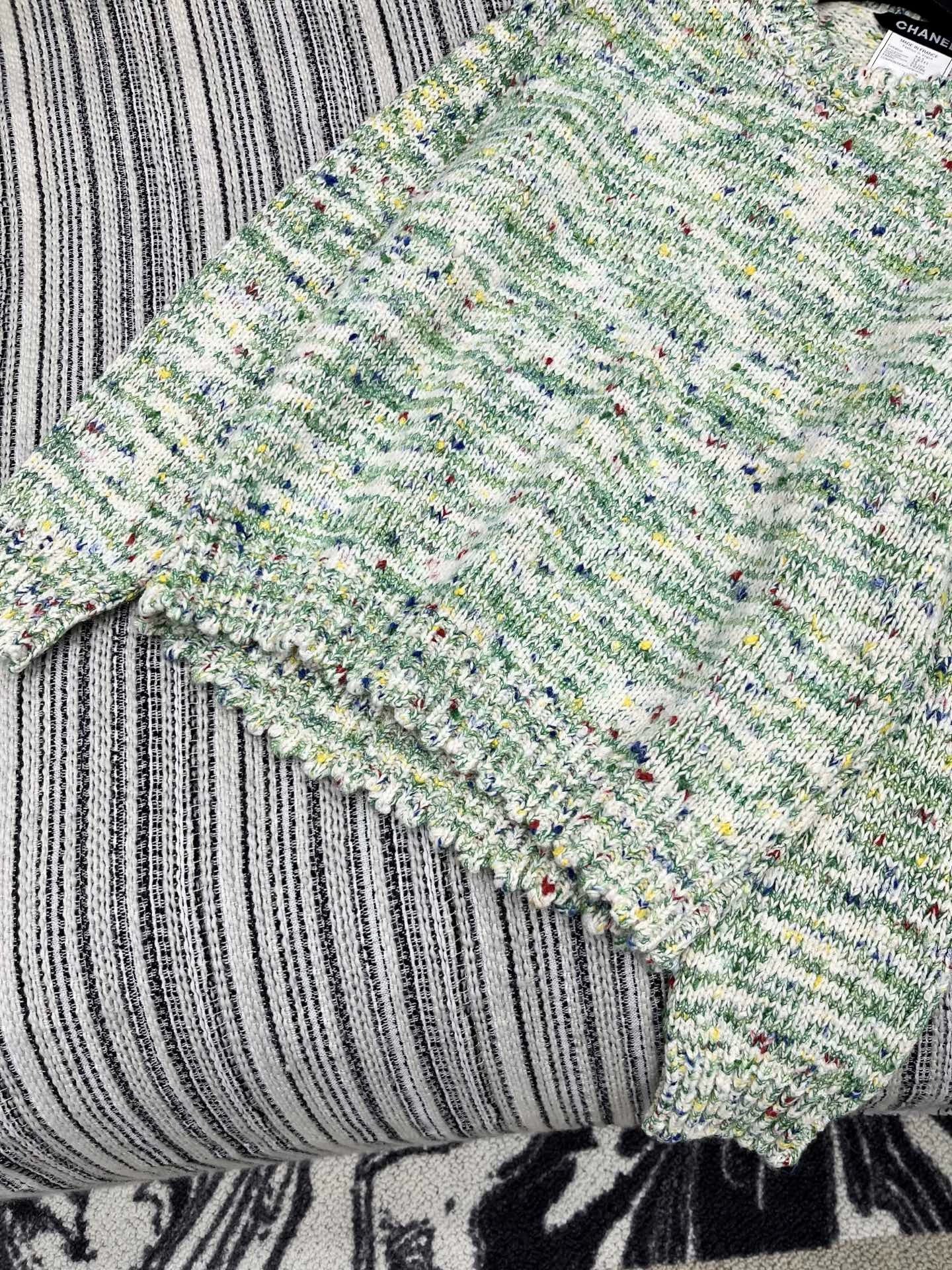 25fw Gemstone buckle pullover sweater