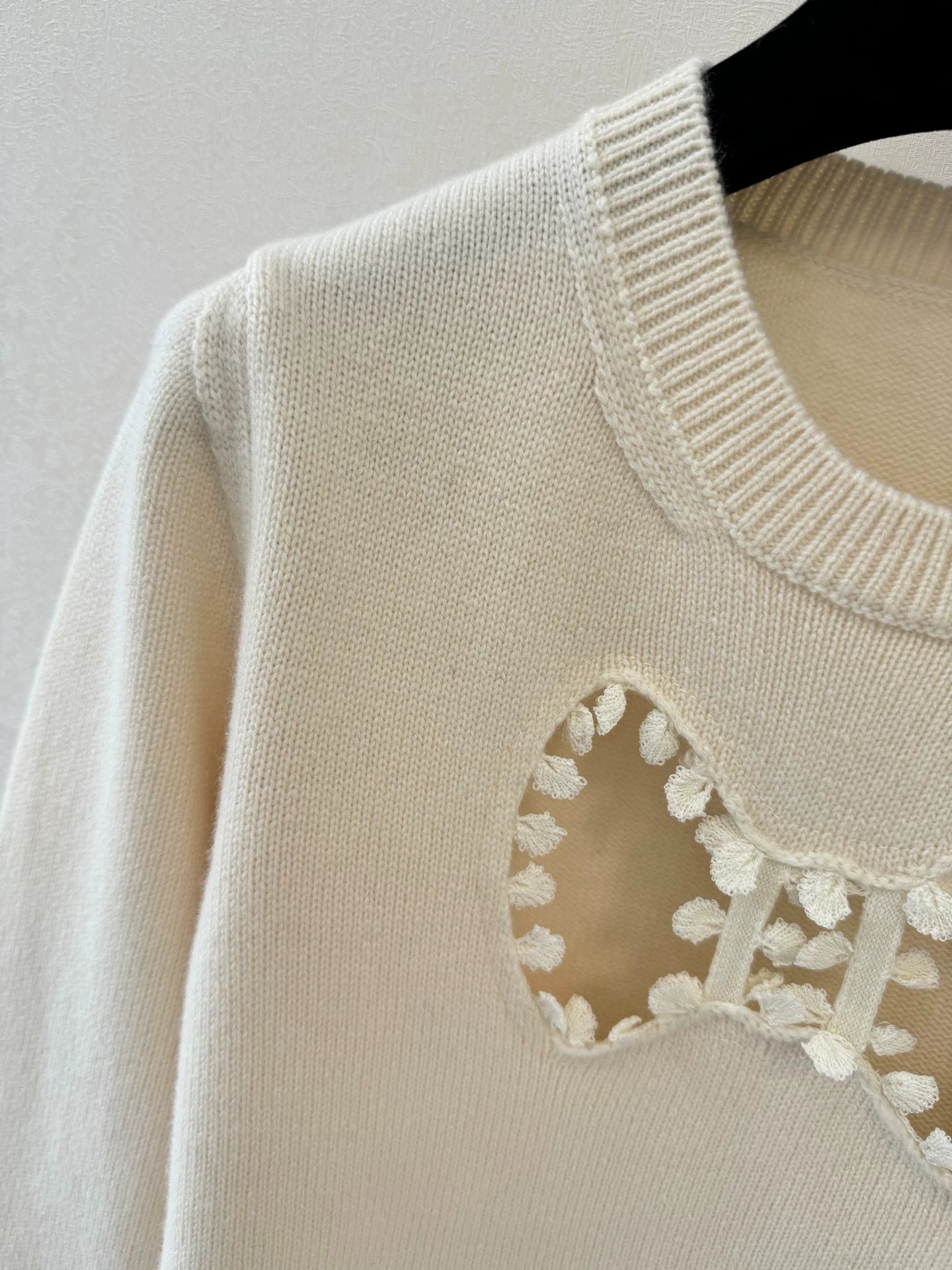 Bow hollow knitted sweater