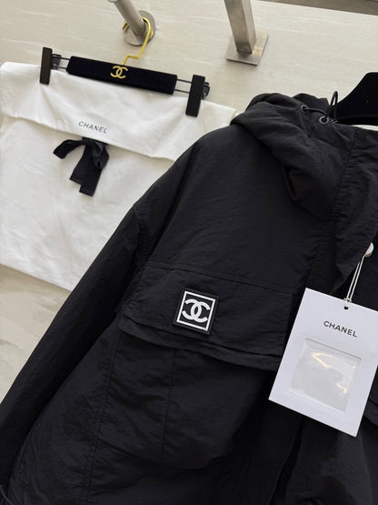 Hooded drawstring down jacket