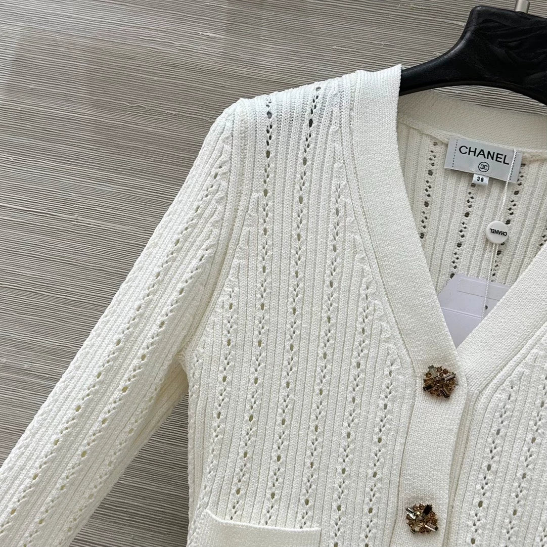 Lace design waist cinching long sleeved top