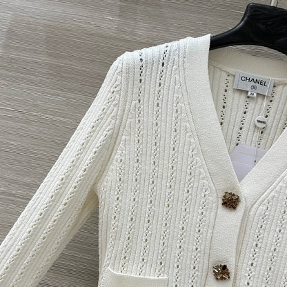 Lace design waist cinching long sleeved top