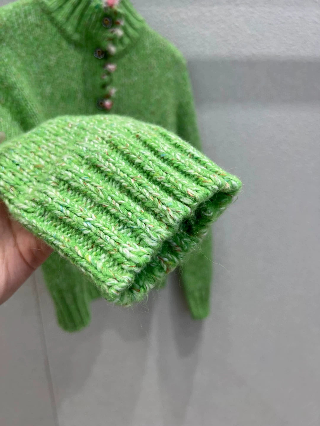 Stand up collar long sleeved sweater jacket