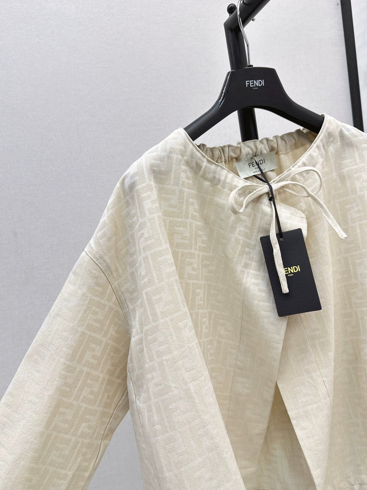 25fw letter print cape coat