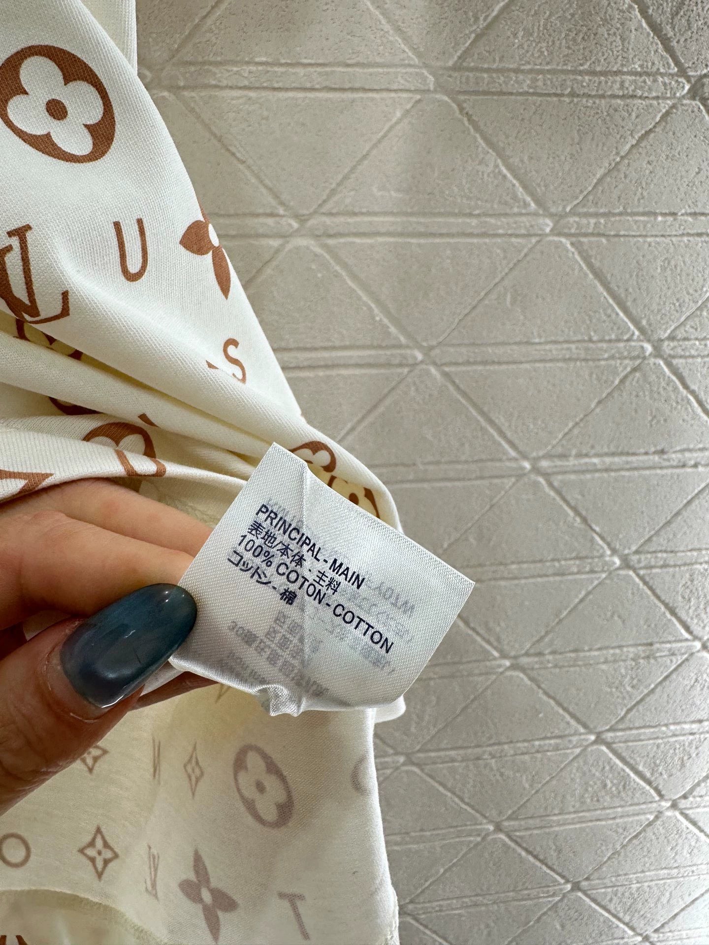 Round Neck Printed Chain T-Shirt