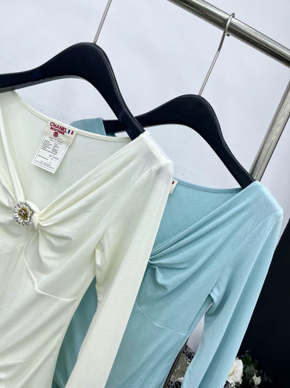 Flower decoration versatile base shirt