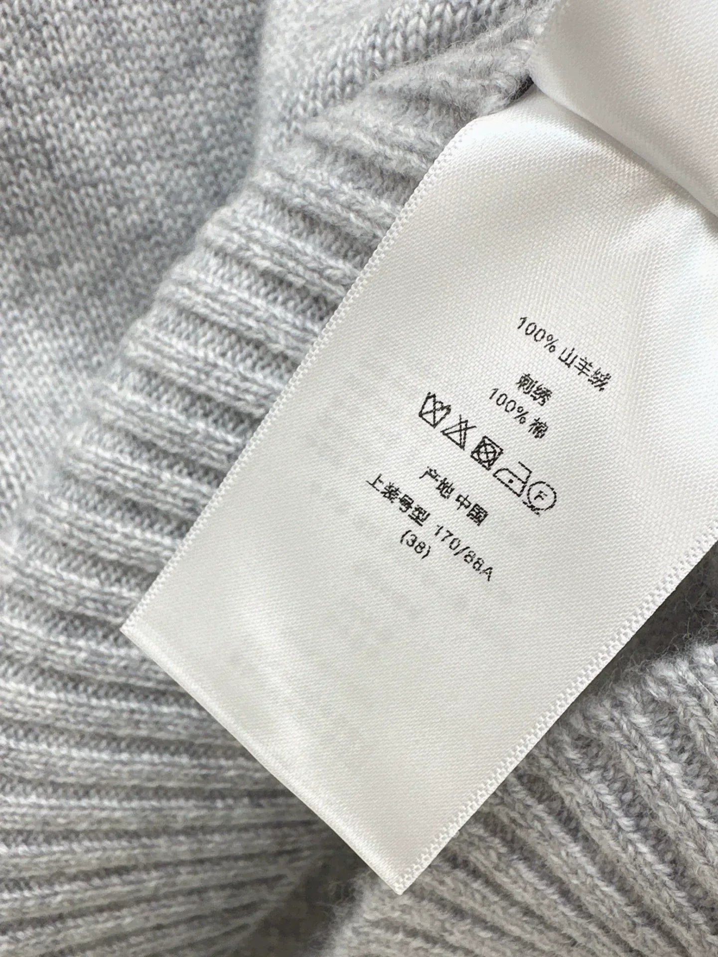 25 Sleeves, flowers, plants, embroidery, cashmere sweater