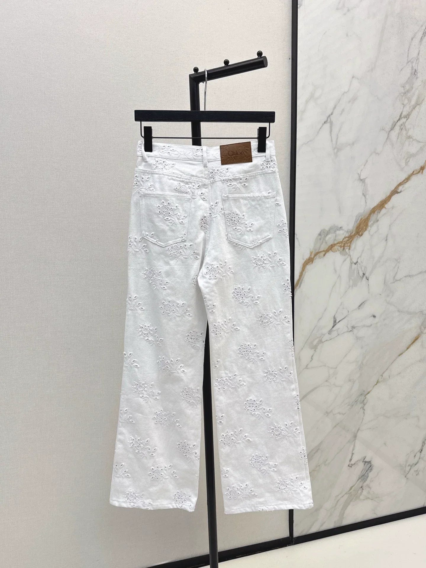 25fw Hollowed out embroidered jeans