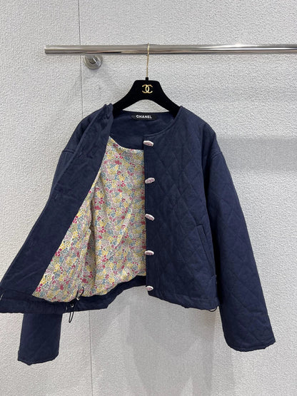 Diamond-patterned cropped denim jacket