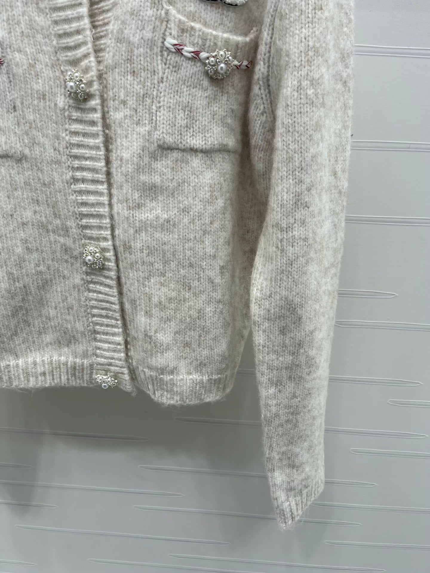 Double pocket round neck knitted cardigan