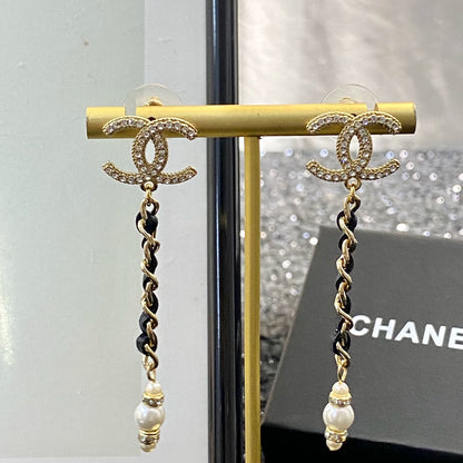 Double C pearl chain earrings