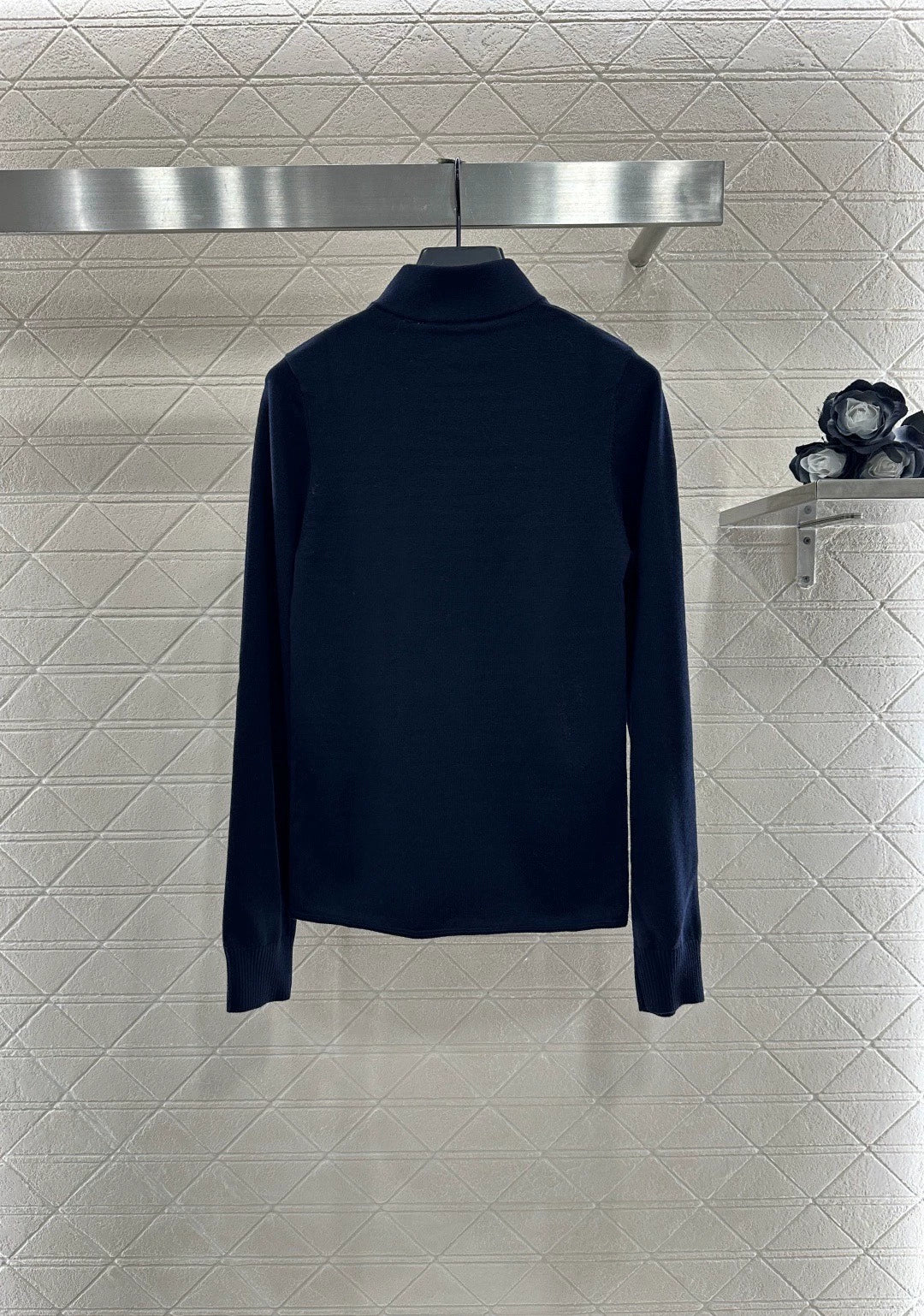 Small high neck knitted top