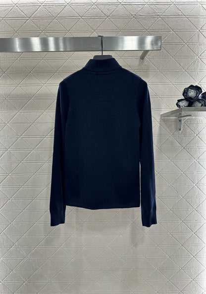 Small high neck knitted top