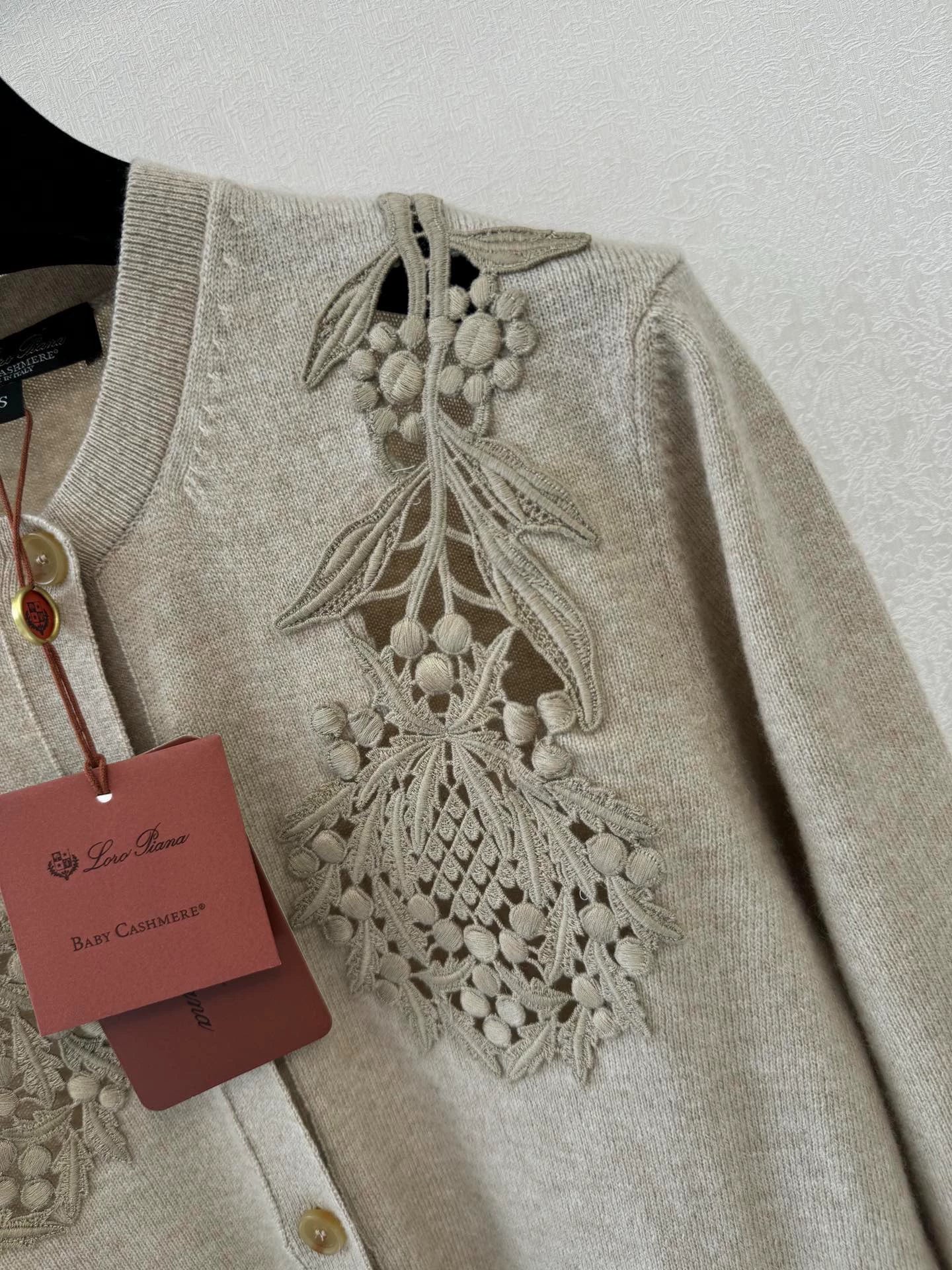Hollow embroidery cashmere cardigan