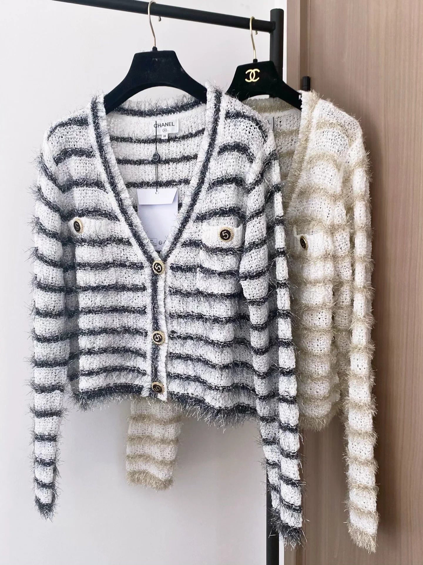 25fw Two tone V-neck cardigan